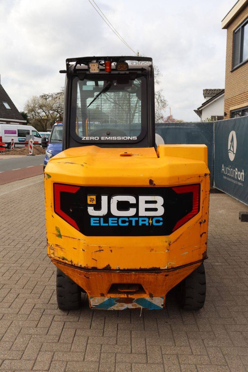 JCB 30-19E Elektrischer Teleskoplader 3000 kg 4 m 2021