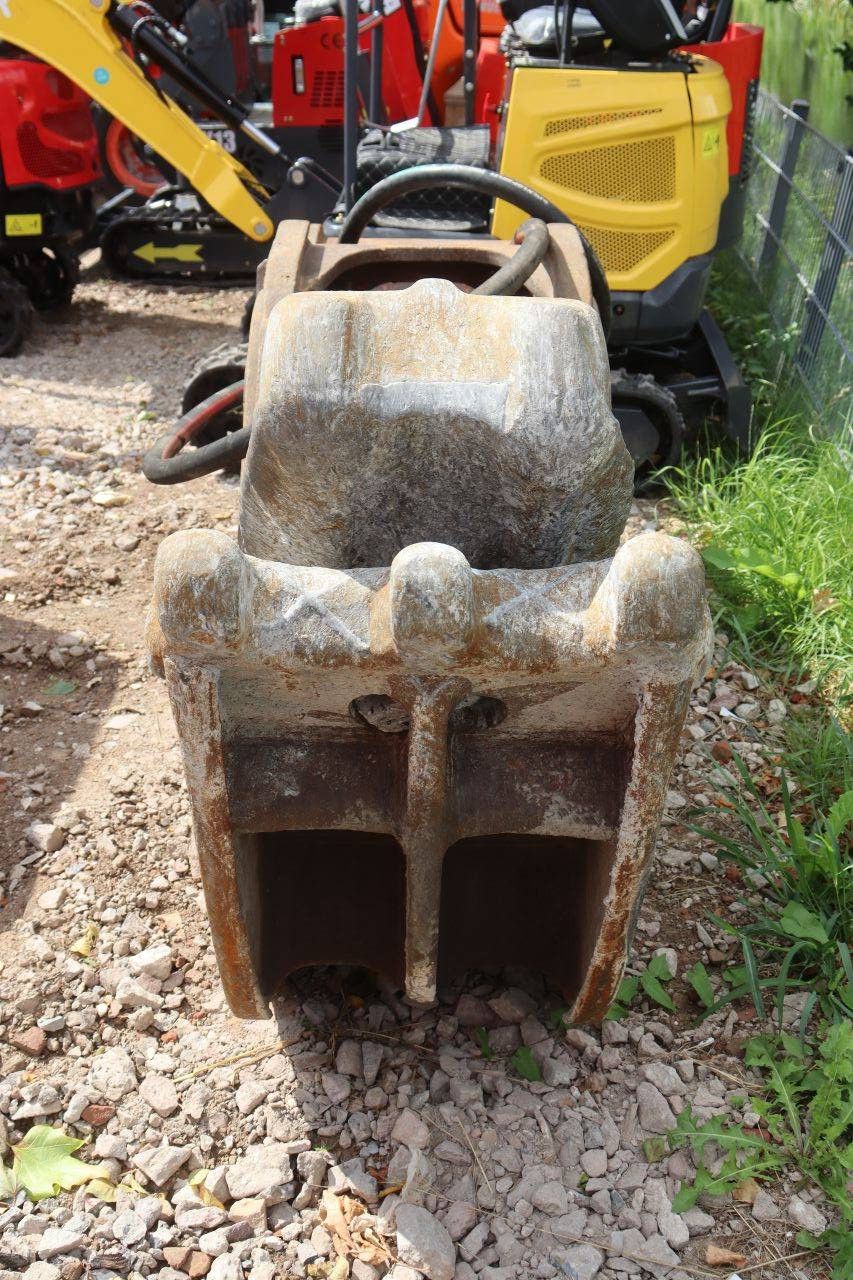 Hydraulic concrete shear NPK G-18AS