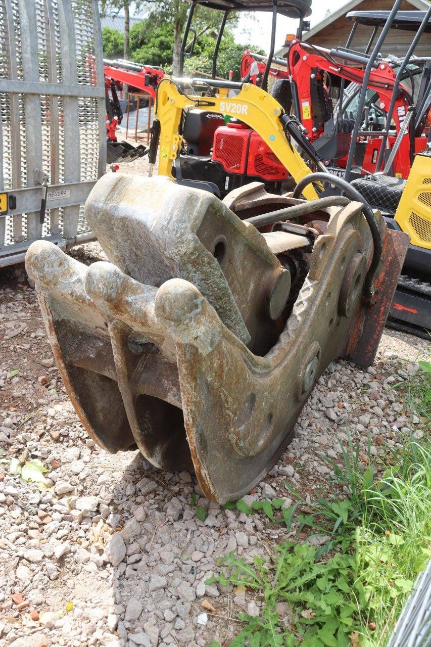Hydraulic concrete shear NPK G-18AS