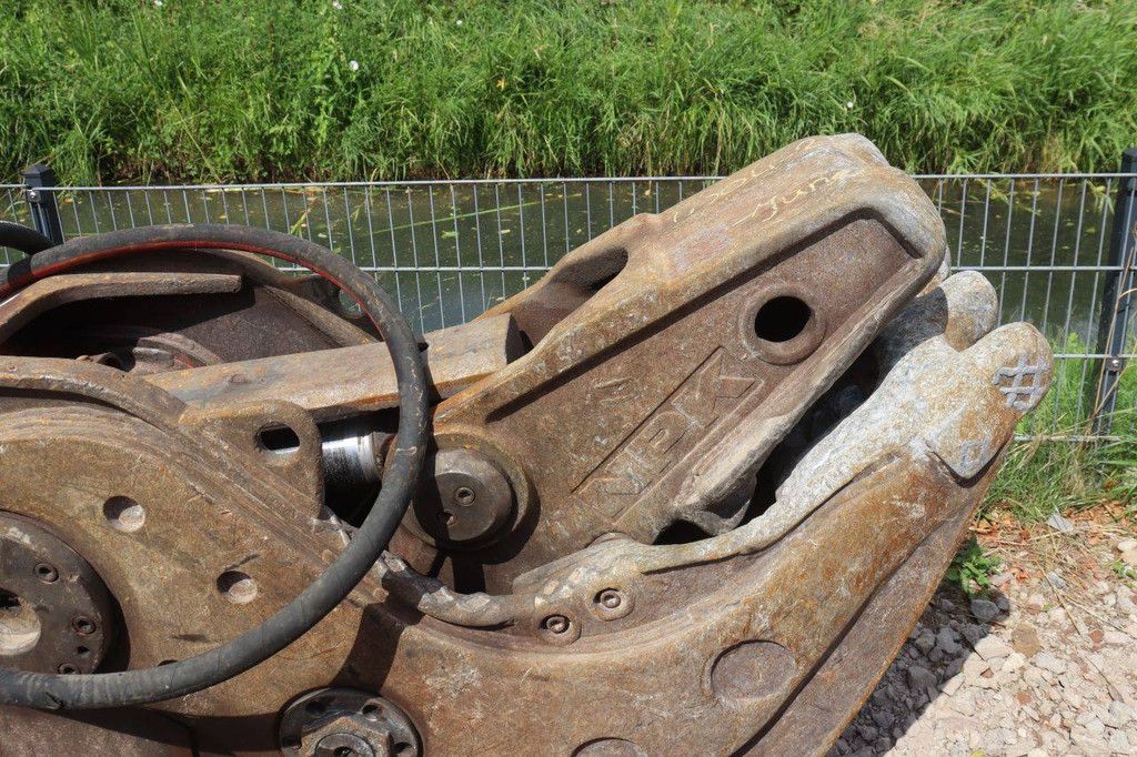 Hydraulic concrete shear NPK G-18AS