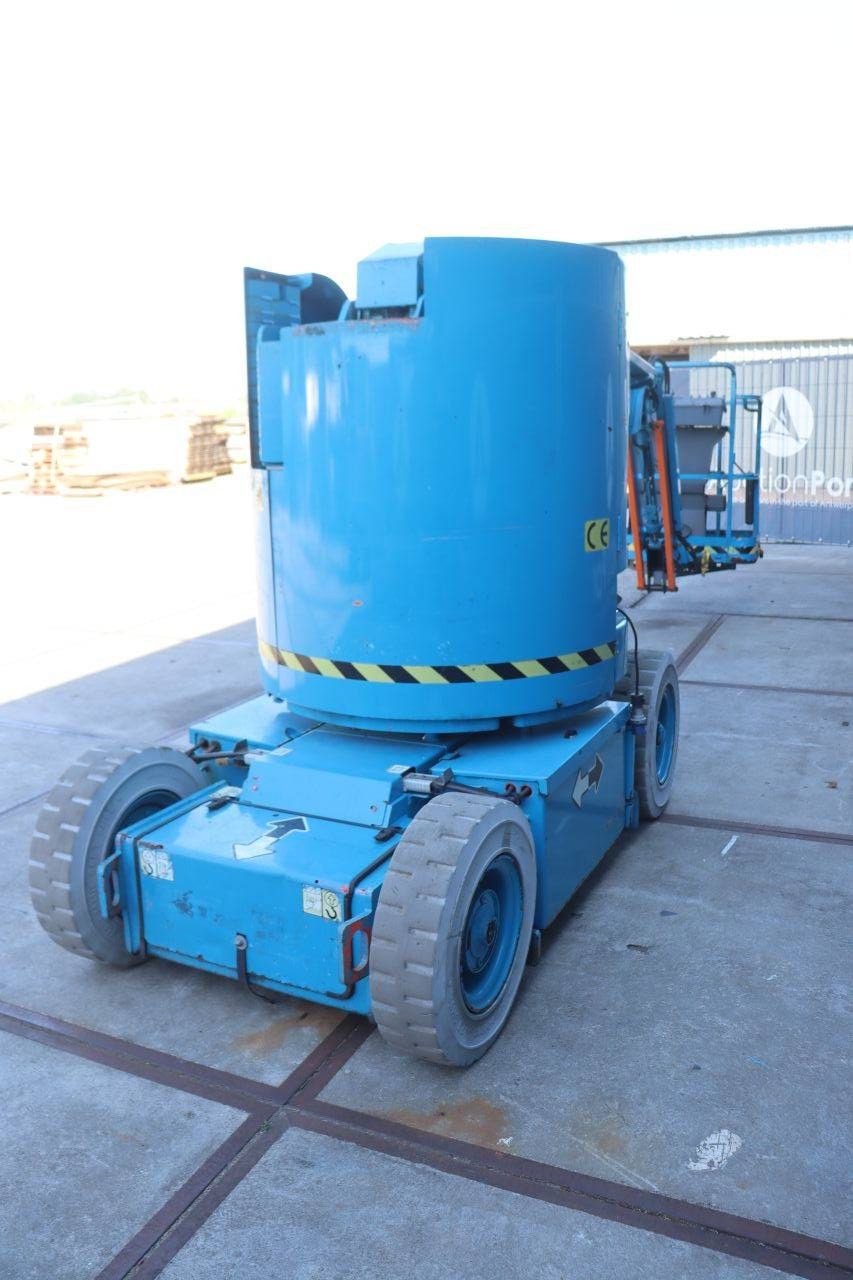 JLG E300AJP Electric Articulated Boom Lift 11m 2001