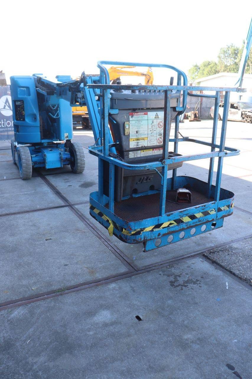 JLG E300AJP Electric Articulated Boom Lift 11m 2001