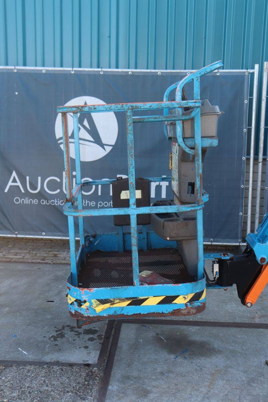 JLG E300AJP Electric Articulated Boom Lift 11m 2001