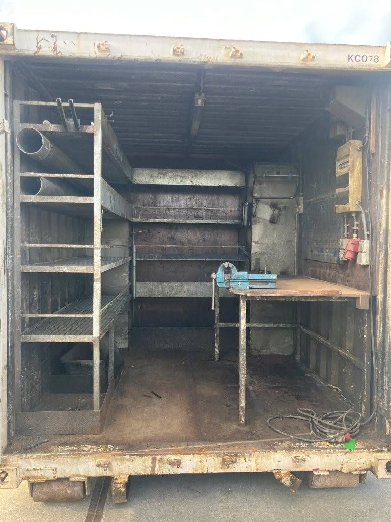 Workshop container CX01-2052 2011