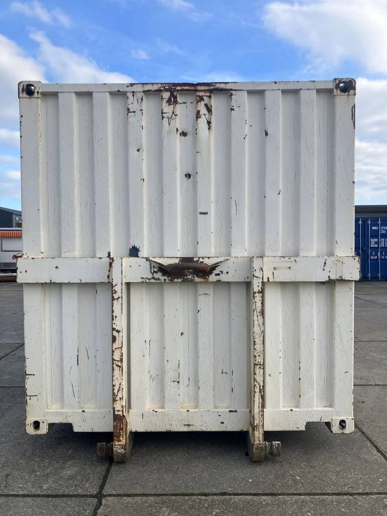 Workshop container CX01-2052 2011