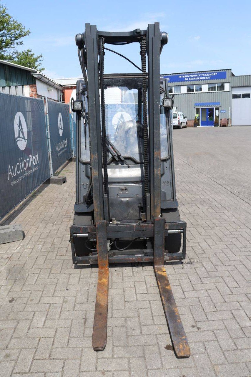 Linde E30L-01 Electric Forklift 3000kg 4.2m 2012