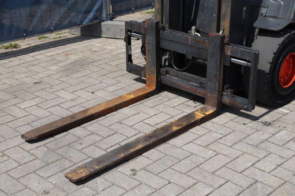 Linde E30L-01 Electric Forklift 3000kg 4.2m 2012