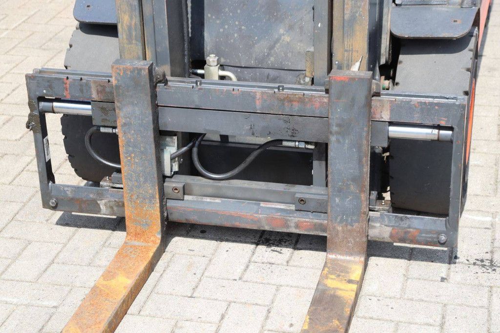 Linde E30L-01 Electric Forklift 3000kg 4.2m 2012