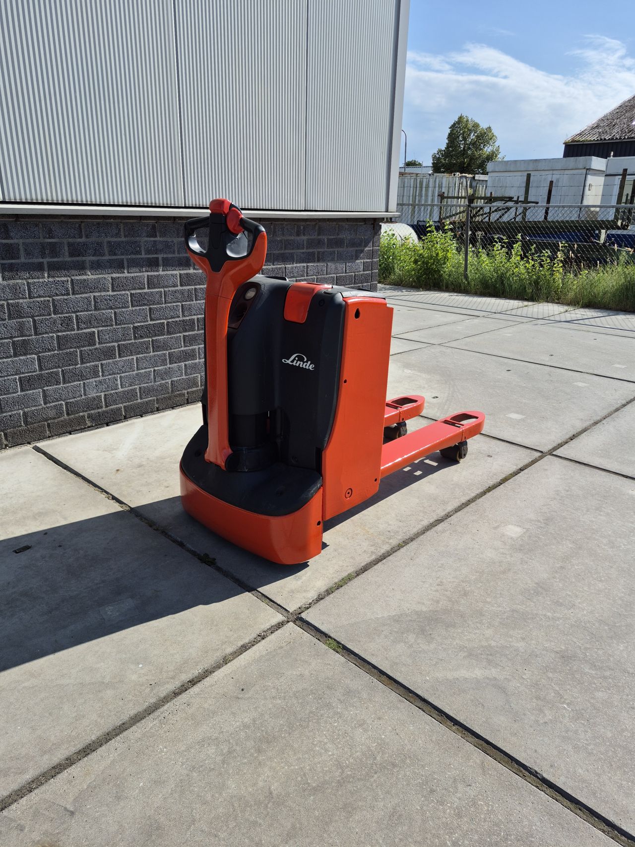 Linde T16 elektrische palletwagen bj 2018 2948 uur.