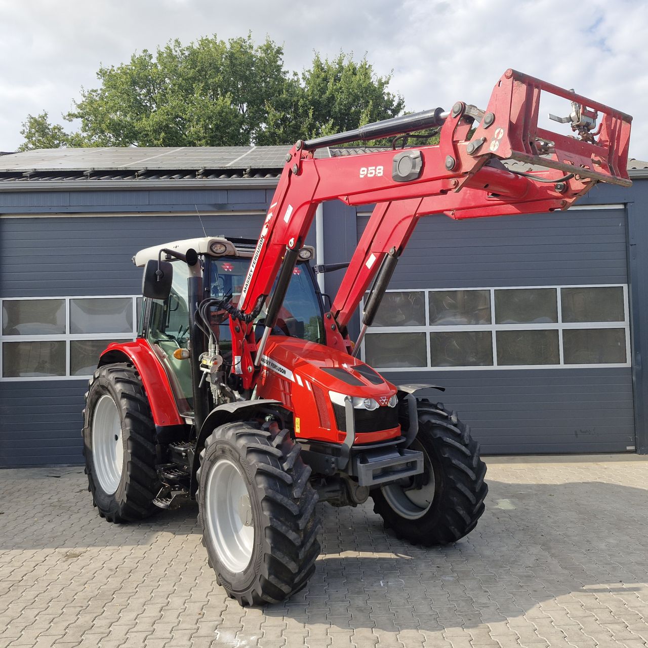 Massey ferguson 5611 dyna 4