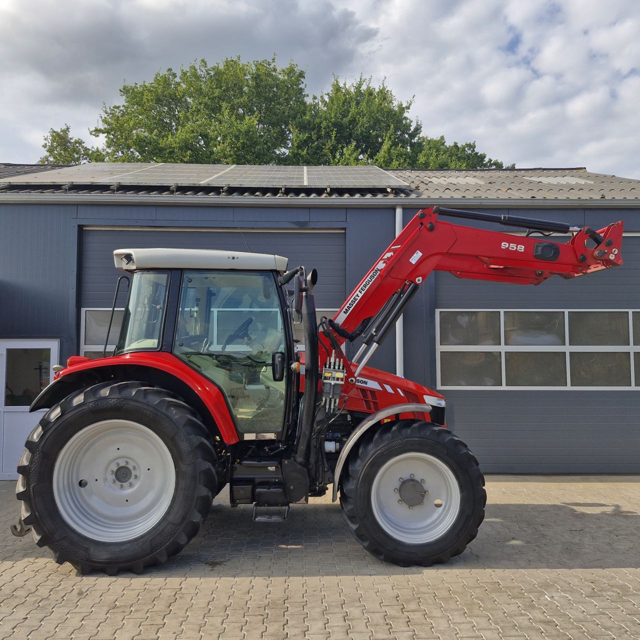 Massey ferguson 5611 dyna 4