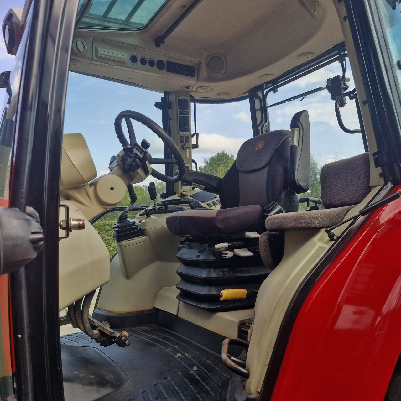 Massey ferguson 5611 dyna 4
