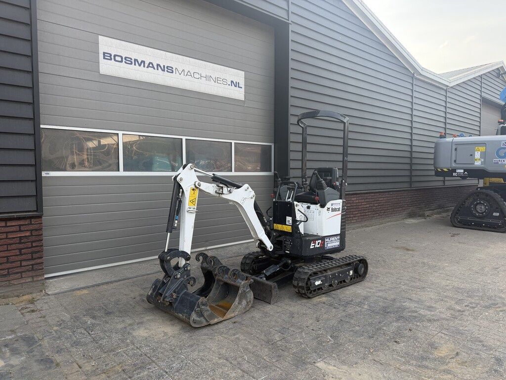 Bobcat E10 z minigraver 2026 - 120 uur €290 LEASE