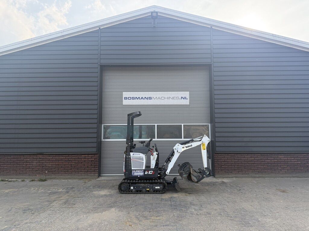 Bobcat E10 z minigraver 2026 - 120 uur €290 LEASE
