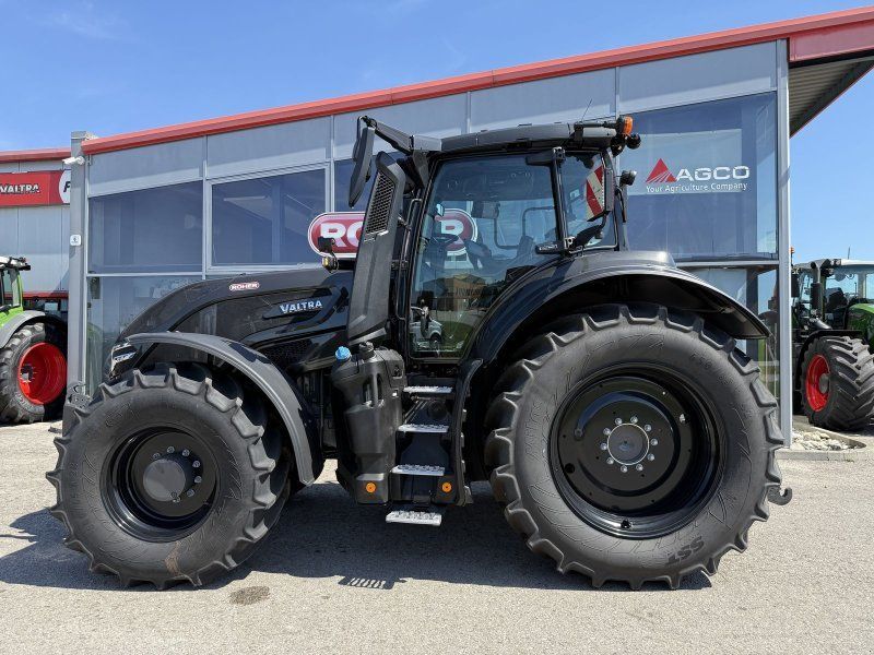 Valtra Q305
