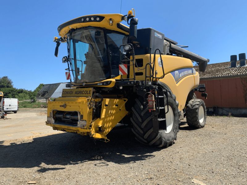 New Holland CR 8.90