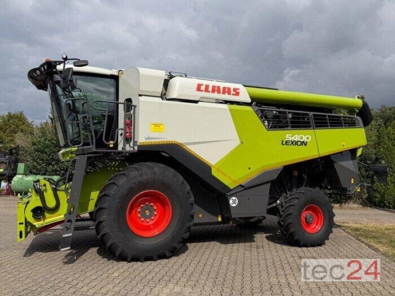 Claas Lexion 5400 mit Schneidwerk