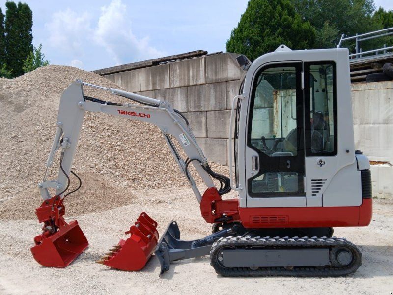 Takeuchi TB016