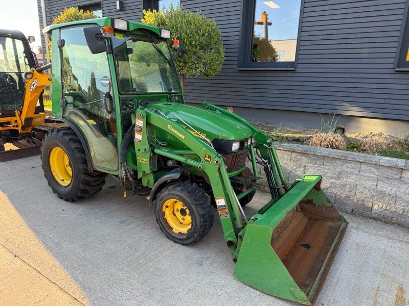 John Deere 2520