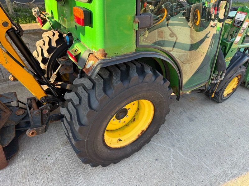 John Deere 2520