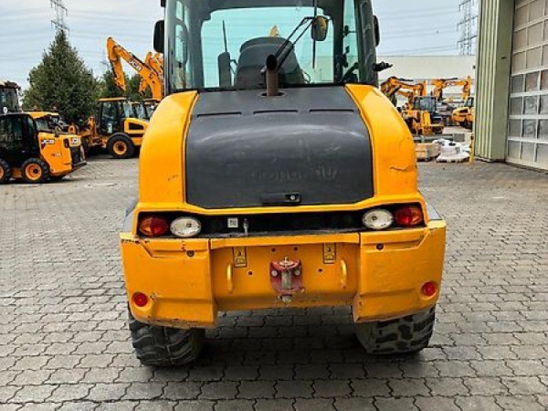 JCB 409