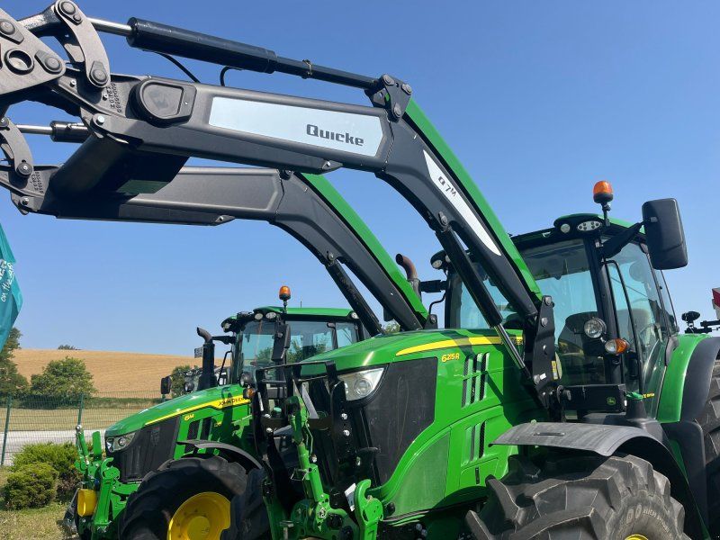 John Deere 6215R