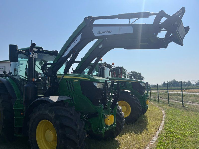John Deere 6215R