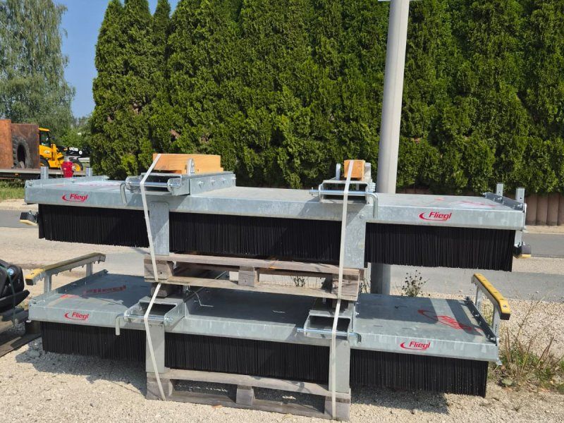 Fliegl Kehrbesen Löwe  2,50m  KEBFLI250005