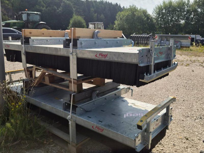 Fliegl Kehrbesen Löwe  2,50m  KEBFLI250005