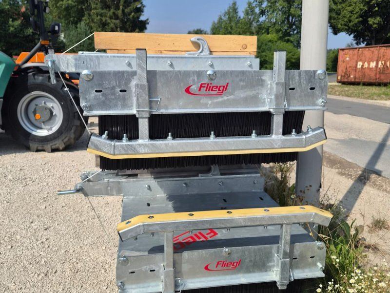 Fliegl Kehrbesen Löwe  2,50m  KEBFLI250005