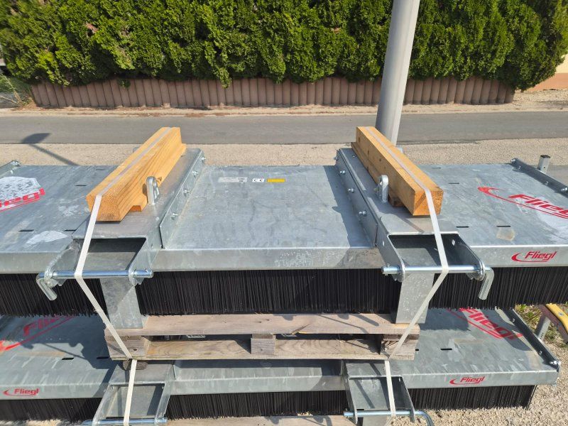 Fliegl Kehrbesen Löwe  2,50m  KEBFLI250005