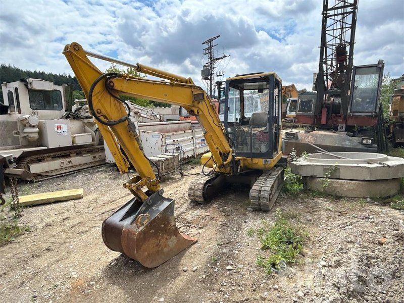 Komatsu PC30-7