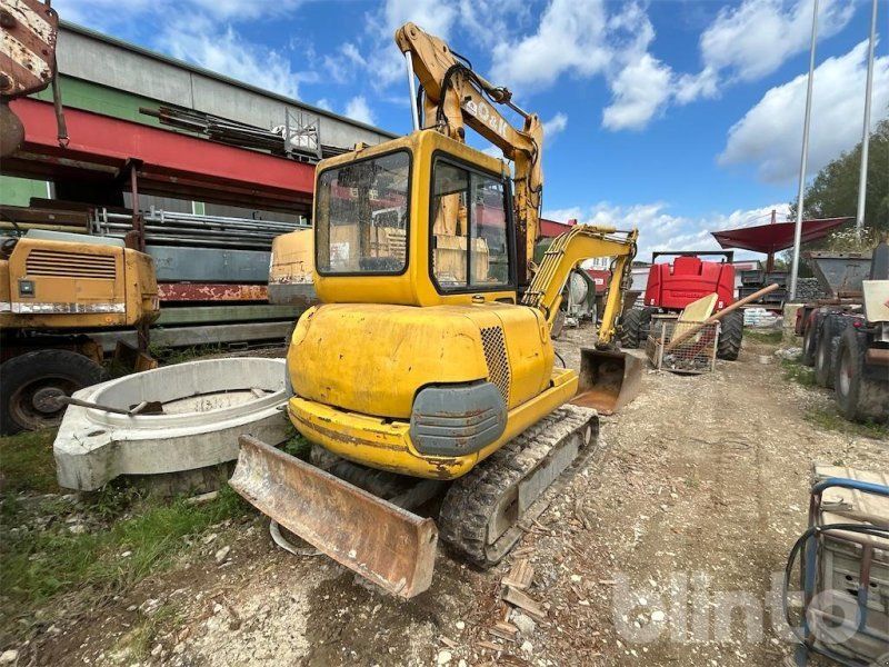 Komatsu PC30-7