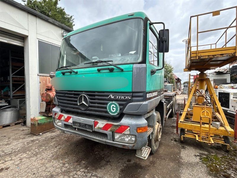 Mercedes-Benz Actros 952.16