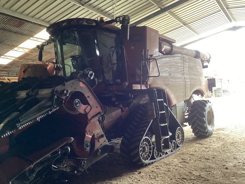 Case IH Moissonneuse batteuse AXIAL FLOW 8250 ST5