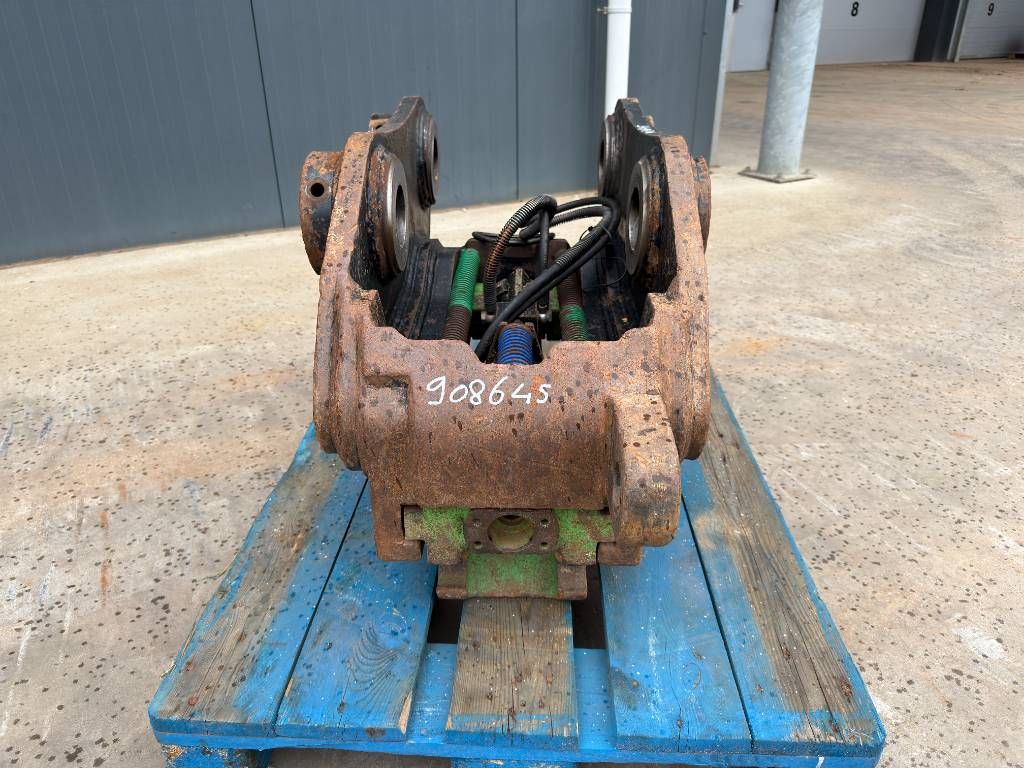 Miller M318D / 320D / 320E / 320F / 323D / 323E / 323F /