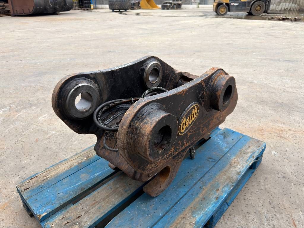 Miller M318D / 320D / 320E / 320F / 323D / 323E / 323F /