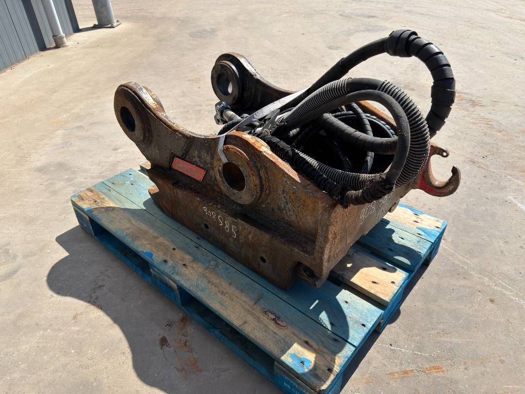 OilQuick OQ80 - 325D / 329D / 329E / 330F