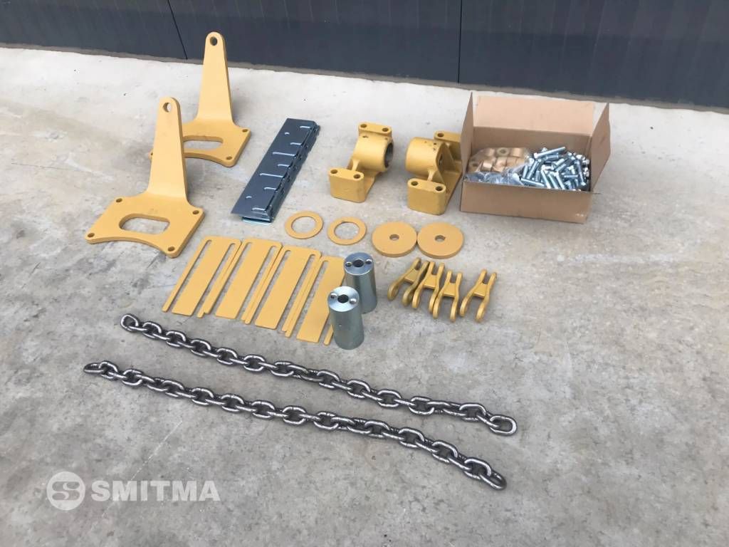 CAT 725