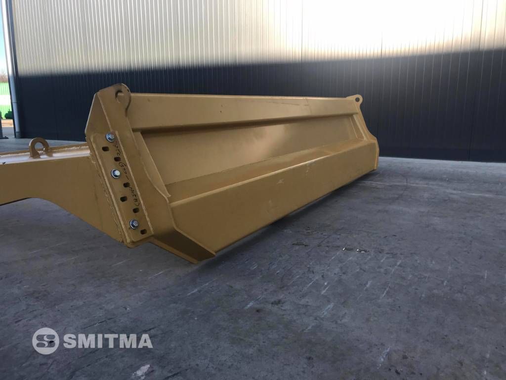 CAT 735C