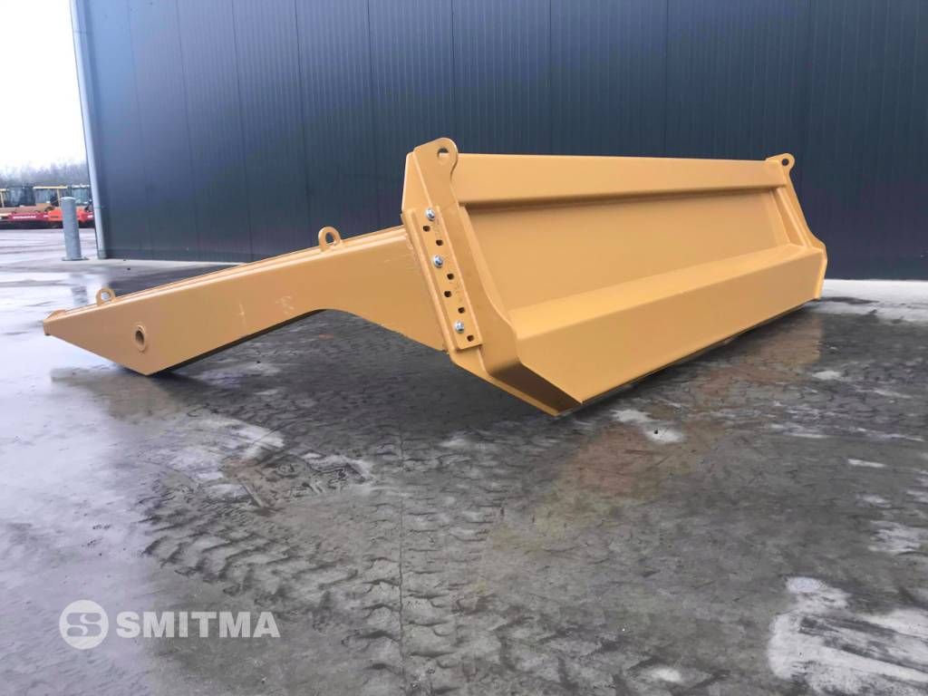 CAT 745C