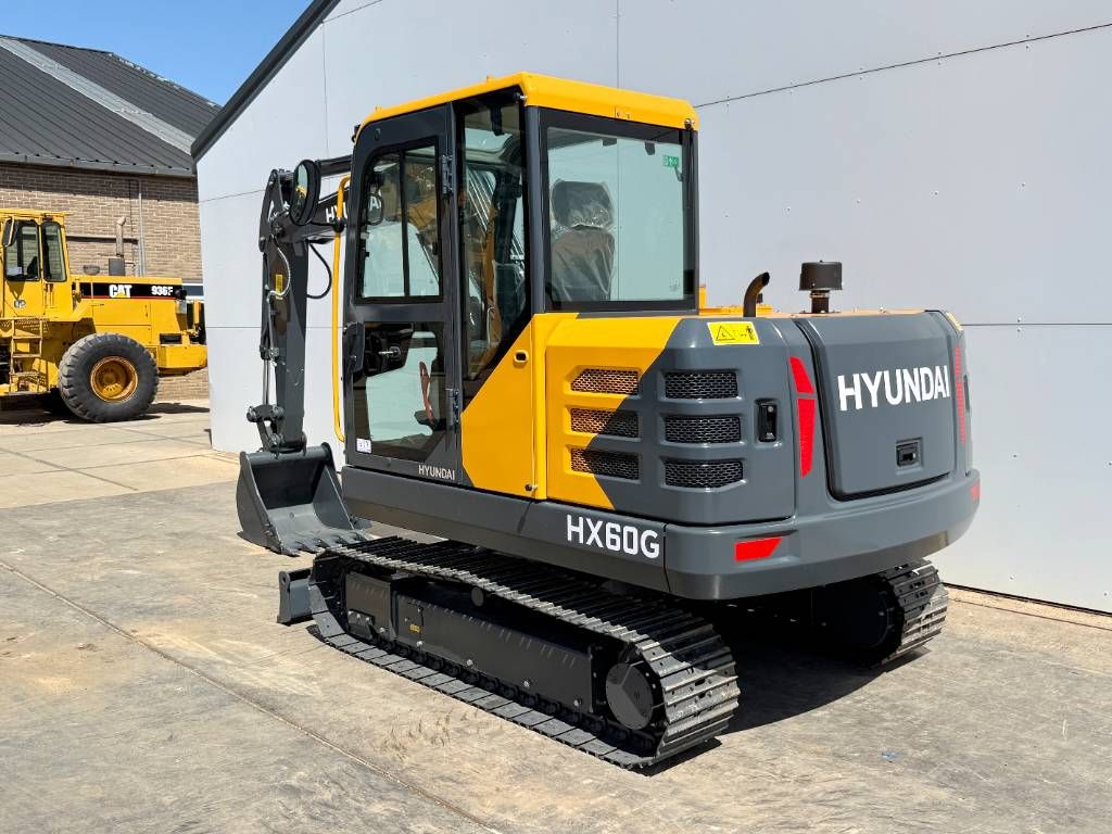 Hyundai HX60 G - BRAND NEW / Hammer Lines / Blade