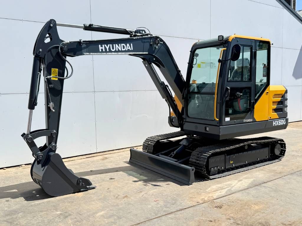 Hyundai HX60 G - BRAND NEW / Hammer Lines / Blade