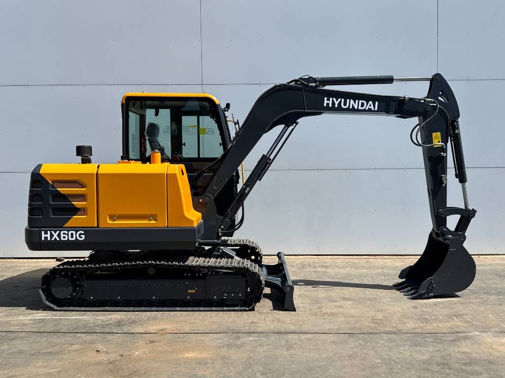 Hyundai HX60 G - BRAND NEW / Hammer Lines / Blade
