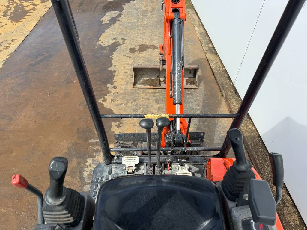 Kubota U17-3 - Hydr. Undercarriage / Hammer Lines