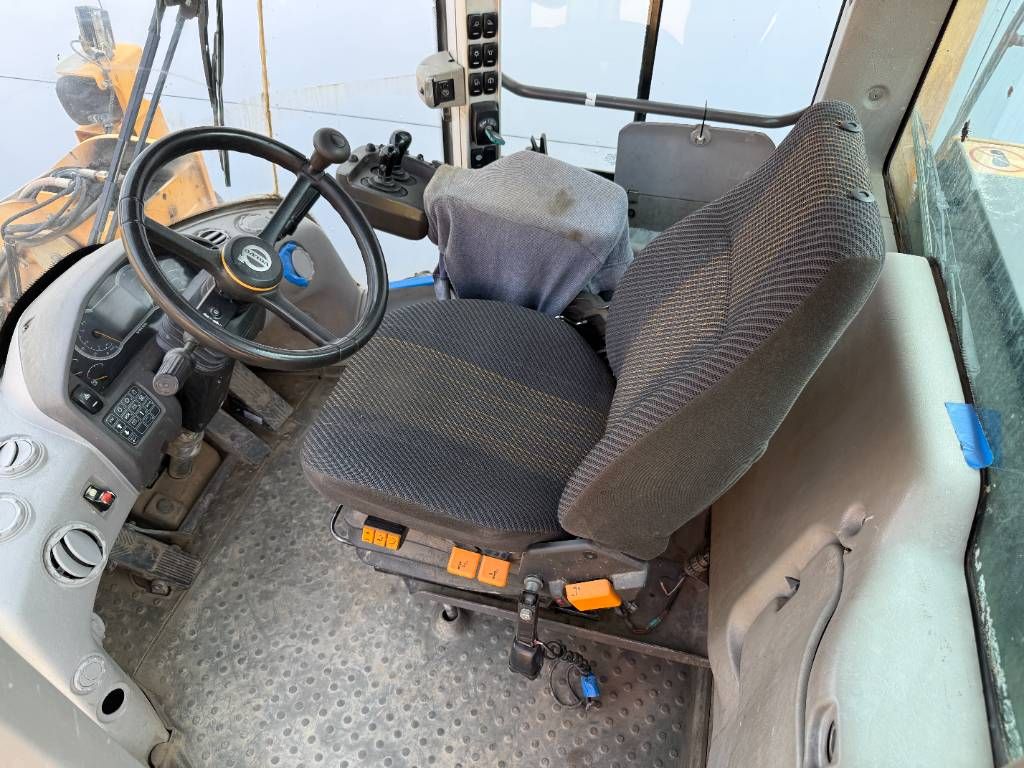Volvo L150H - Automatic Greasing / Camera
