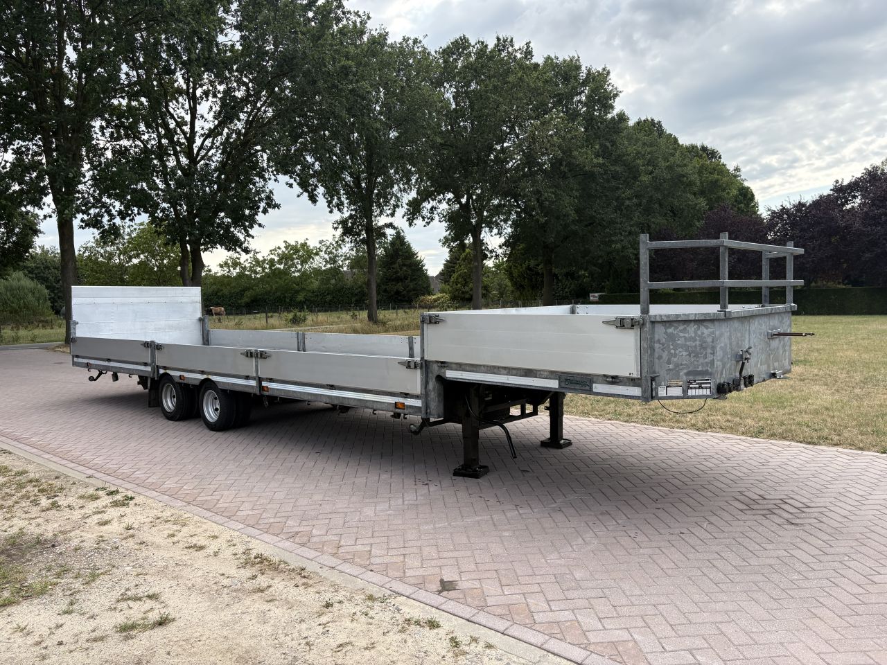 Be oplegger VELDHUIZEN knikvloer 8 TON