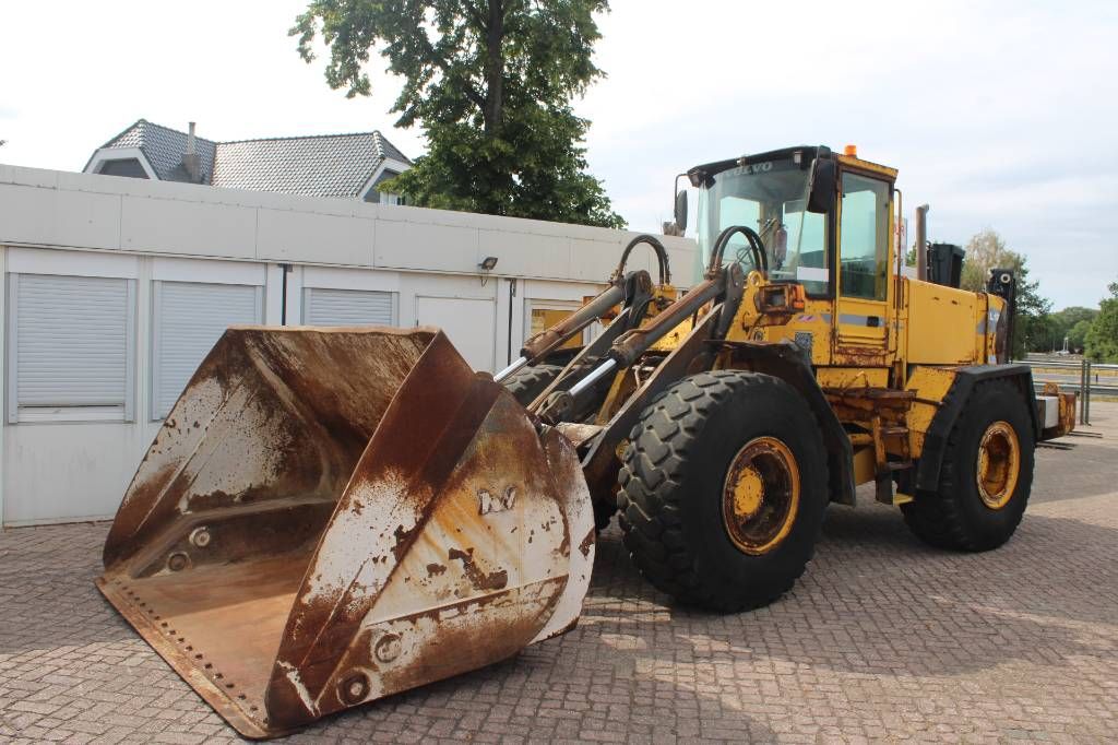 Volvo L 120 B