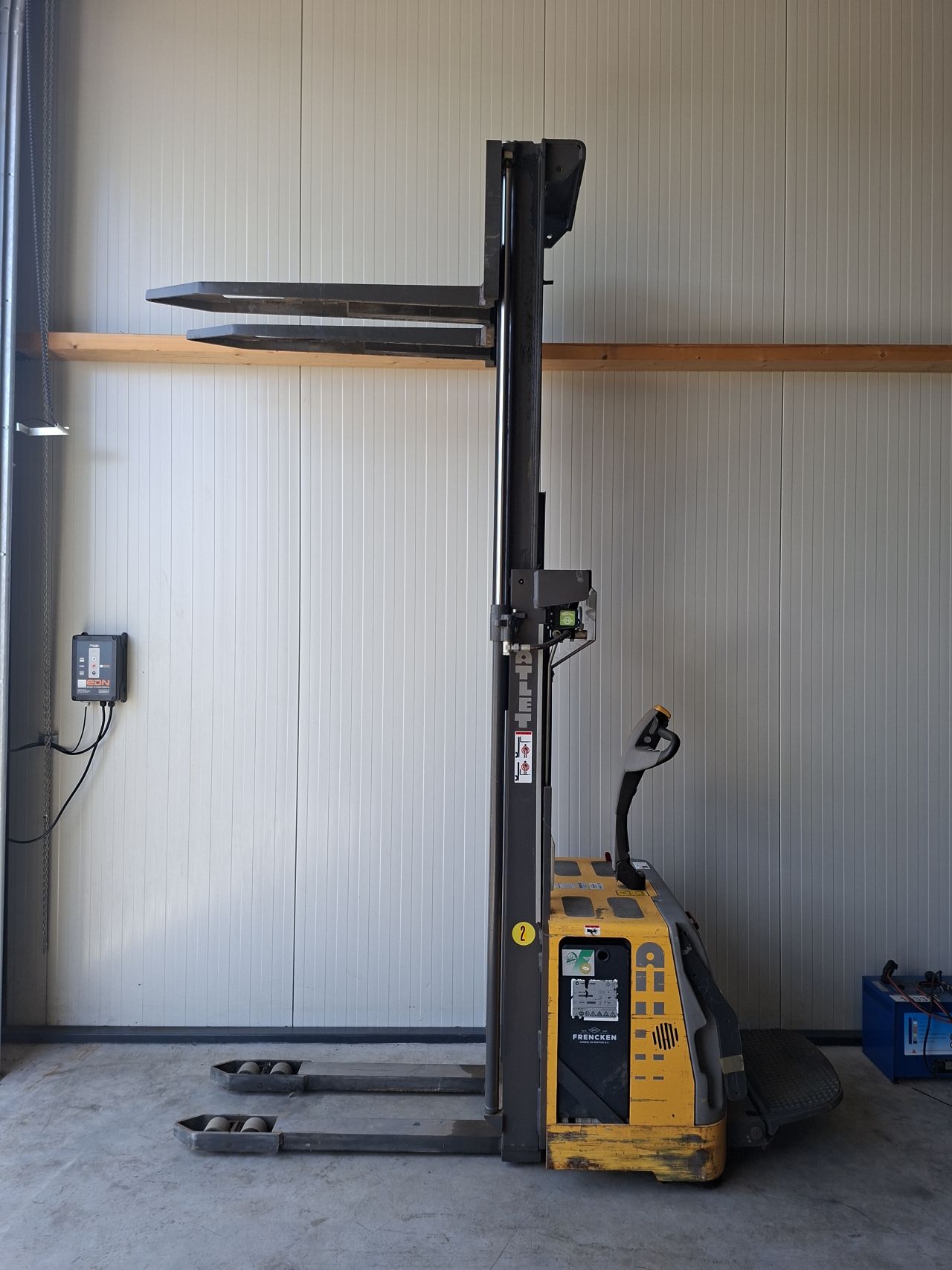 Atlet Elektrische stapelaar 1400 kg freelift