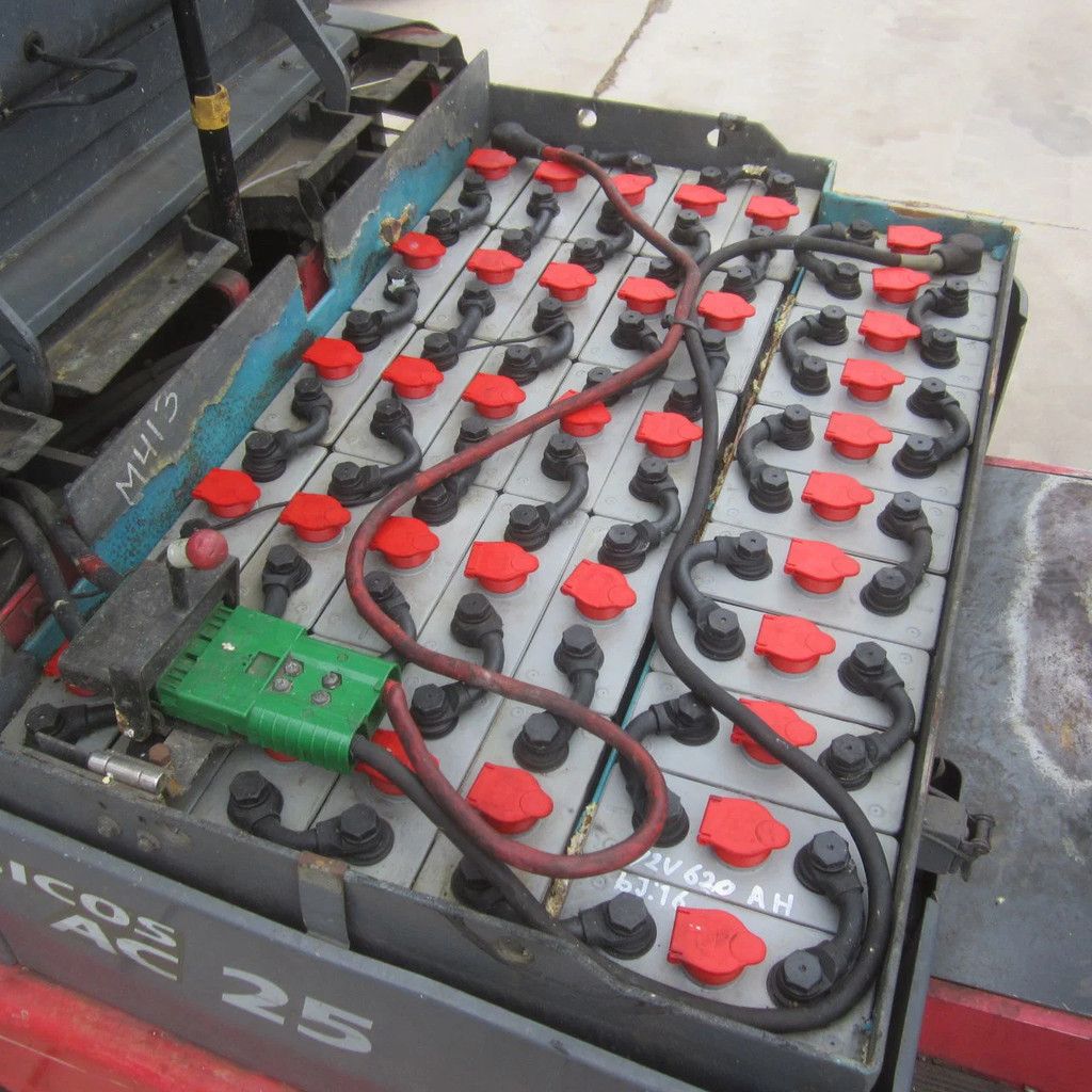 Nichiyu Heftruck FPC25PN, elek., triplex, side shift, hydro vorkverstelling.